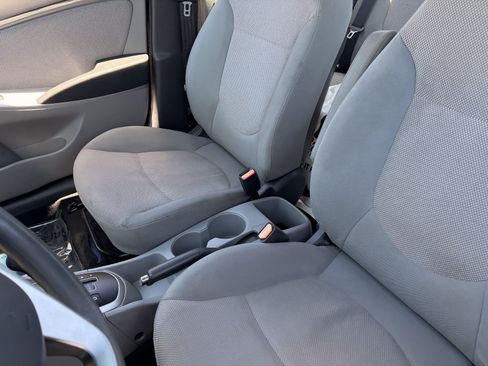 Used 2013 Hyundai Accent GLS FWD image 17
