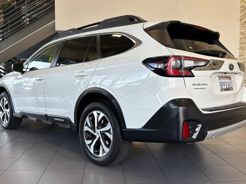 Used 2020 Subaru Outback Limited XT image 3