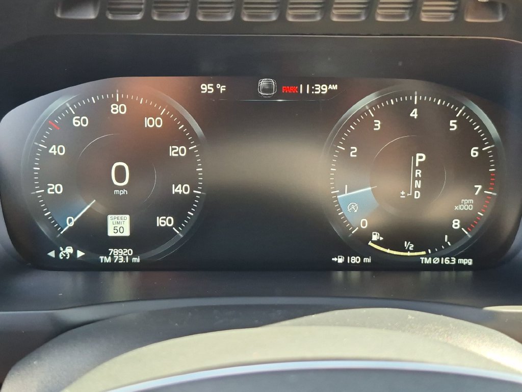 Used 2018 Volvo XC90 T6 Momentum w/ Convenience Package AWD/4WD image 11