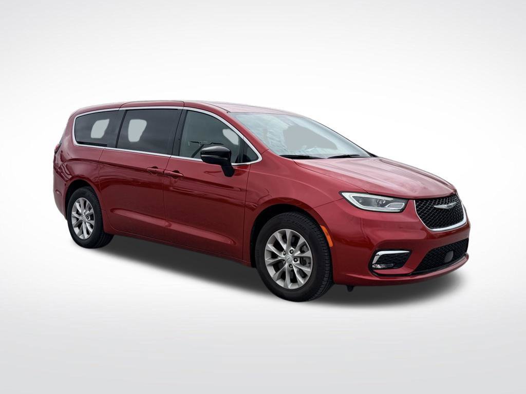 Used 2025 Chrysler Pacifica Select AWD/4WD image 8