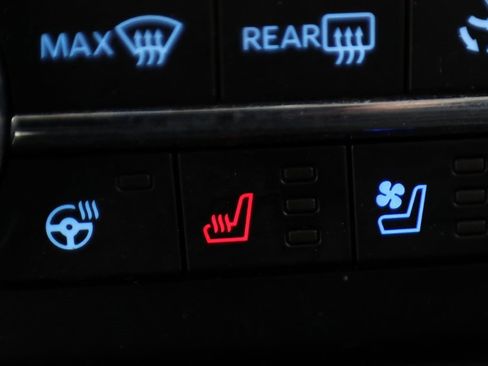 Used 2023 Ford F450 Limited w/ FX4 Off-Road Package image 29