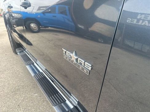 Used 2019 Chevrolet Silverado 1500 LT w/ Texas Edition image 4