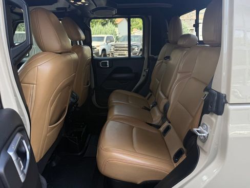 Used 2020 Jeep Gladiator Rubicon AWD/4WD image 33