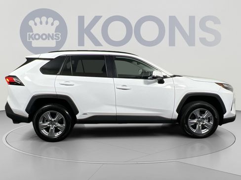 Used 2025 Toyota RAV4 XLE AWD/4WD image 8