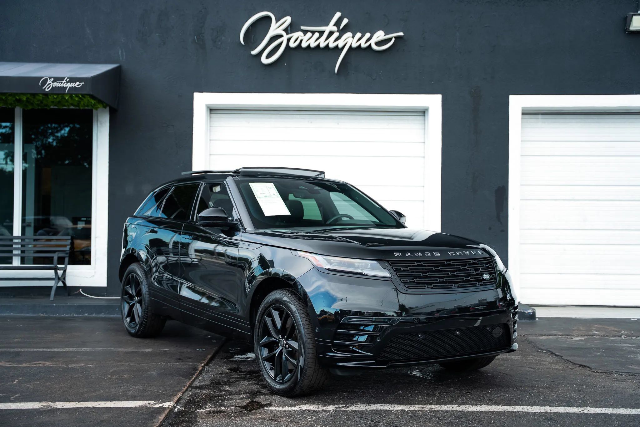 Used 2026 Land Rover Range Rover Velar Dynamic SE AWD/4WD image 1