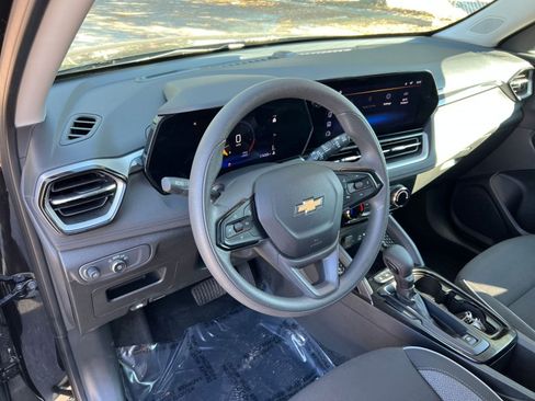 Used 2025 Chevrolet TrailBlazer LT image 34