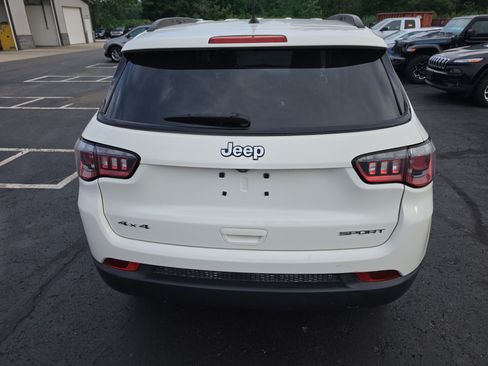 Used 2018 Jeep Compass Sport AWD/4WD image 4