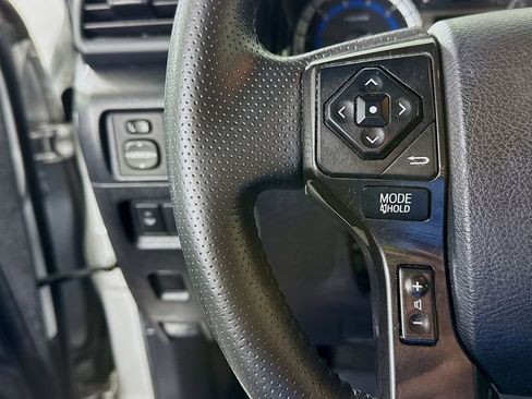 Used 2019 Toyota 4Runner TRD Off-Road Premium AWD/4WD image 21