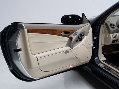 Used 2009 Mercedes-Benz SL 550 image 21