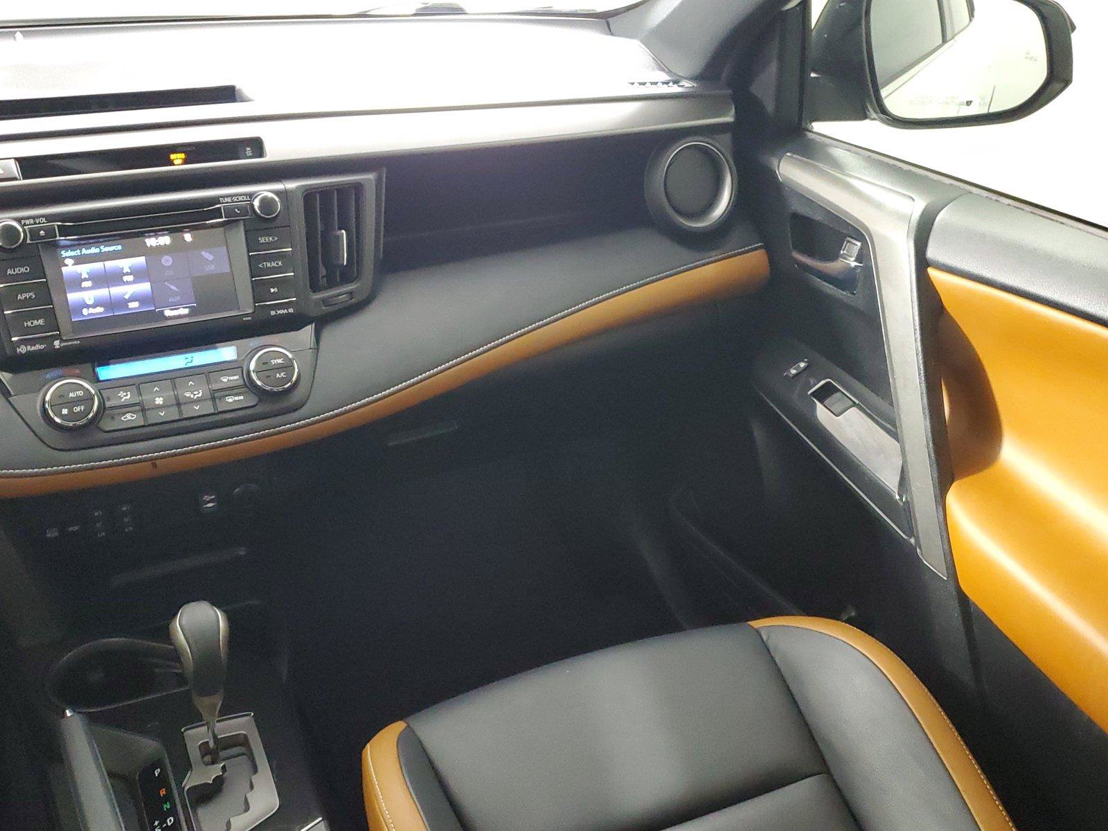 Used 2016 Toyota RAV4 SE FWD image 17