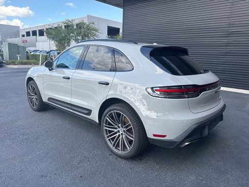 Certified 2023 Porsche Macan AWD/4WD image 3