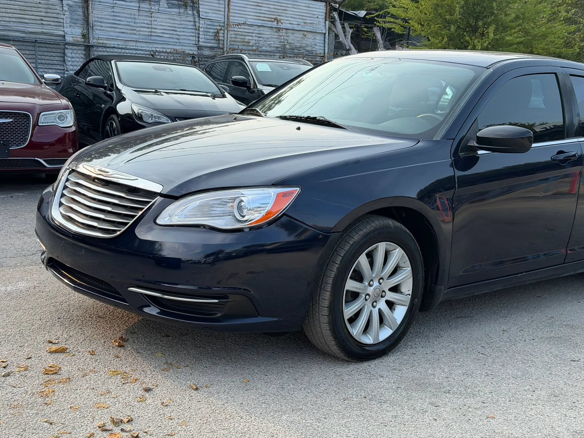 Used 2012 Chrysler 200 Touring FWD image 3