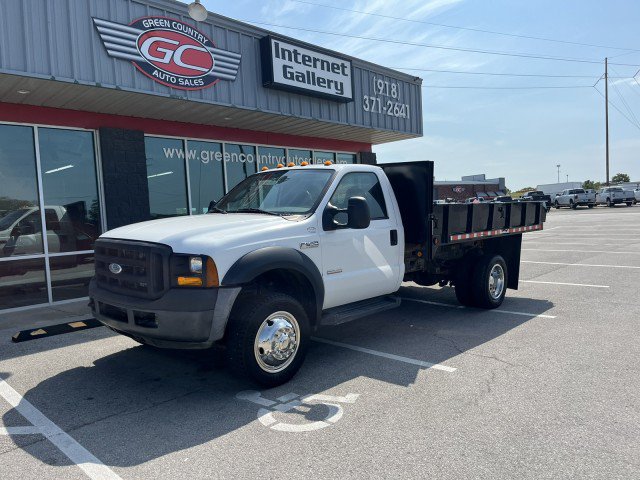 Used 2007 Ford F550 4x4 Regular Cab Super Duty image 2
