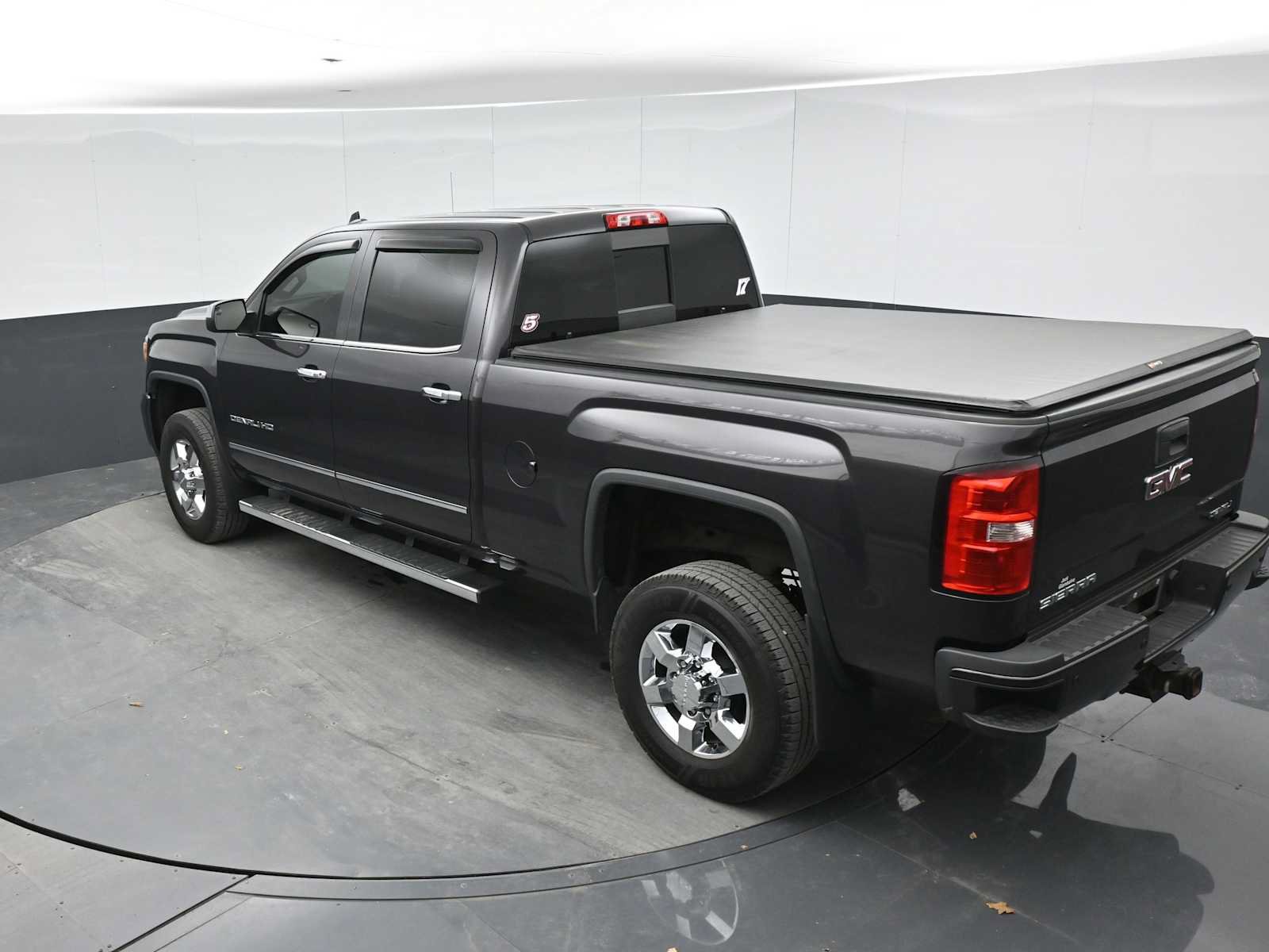 Used 2015 GMC Sierra 2500 Denali w/ Driver Alert Package AWD/4WD image 12