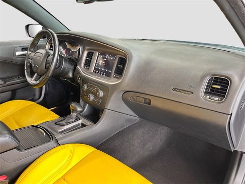 Used 2022 Dodge Charger R/T w/ Blacktop Package image 27