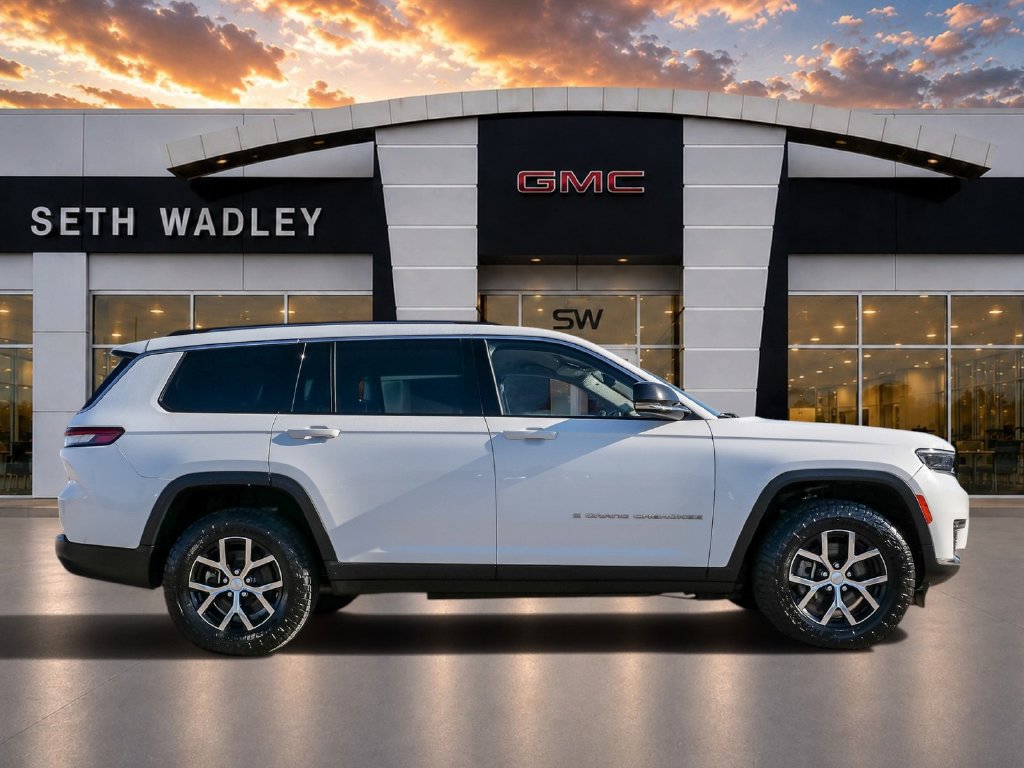 Used 2023 Jeep Grand Cherokee L Limited AWD/4WD image 8