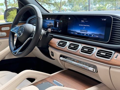 Used 2025 Mercedes-Benz GLE 350 4MATIC image 22