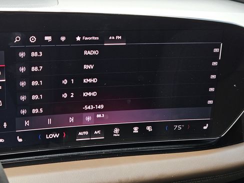 Used 2025 Audi A6 e-tron Prestige AWD/4WD image 18