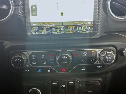 Used 2023 Jeep Wrangler Sahara w/ Cold Weather Group image 23