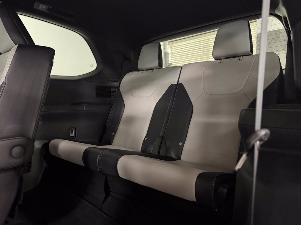 Used 2025 Lexus TX 500h AWD w/ Technology Package image 11