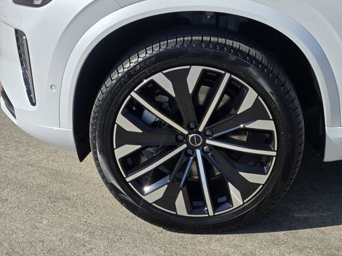 New 2026 Volvo XC90 T8 Ultra image 12