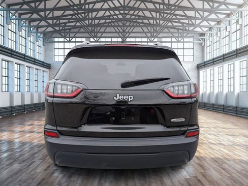 Used 2019 Jeep Cherokee Latitude w/ Popular Appearance Group image 5