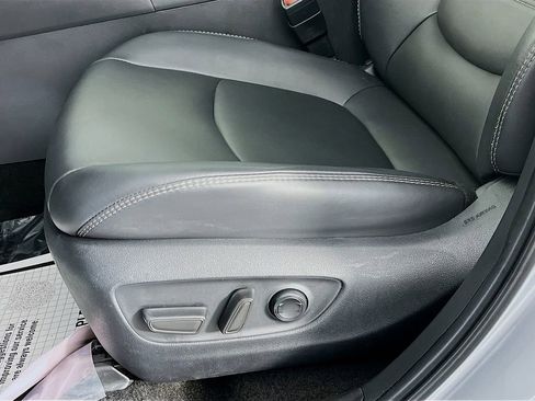 Used 2025 Toyota RAV4 XLE Premium image 26