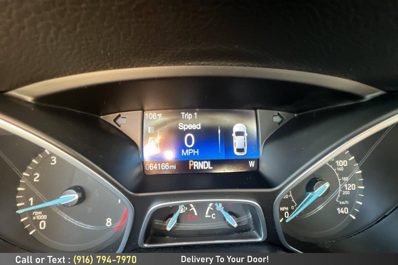 Used 2015 Ford Focus SE w/ SE Cold Weather Package FWD image 21