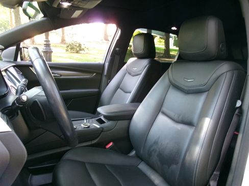 Used 2022 Cadillac XT5 Luxury w/ LPO, Radiant Package FWD image 13