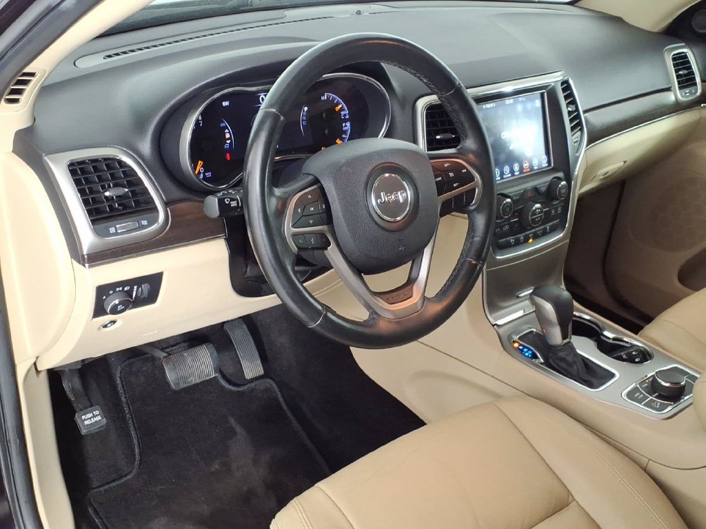 Used 2018 Jeep Grand Cherokee Limited AWD/4WD image 19