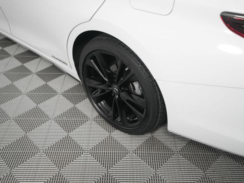 Certified 2022 Lexus ES 300h F Sport w/ Accessory Package image 8