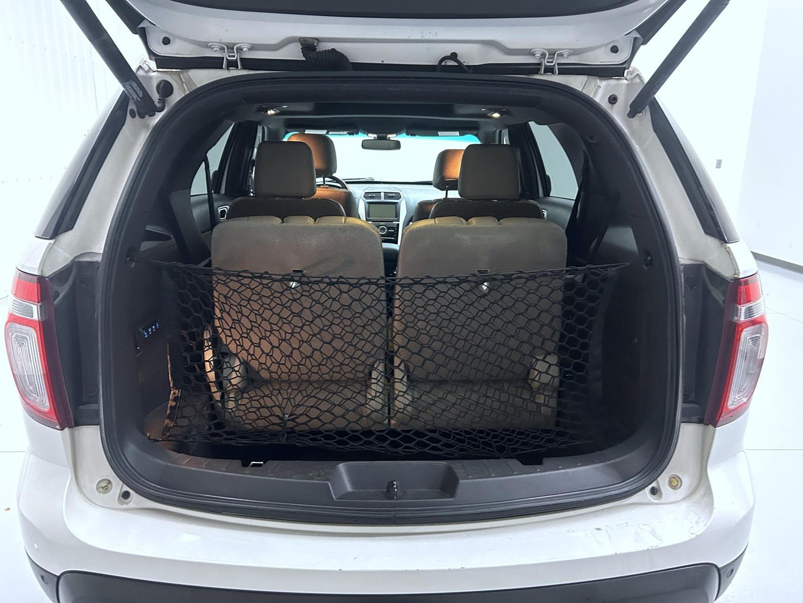Used 2014 Ford Explorer Limited w/ Equipment Group 302A AWD/4WD image 23