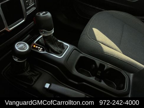 Used 2024 Jeep Wrangler Sport image 19