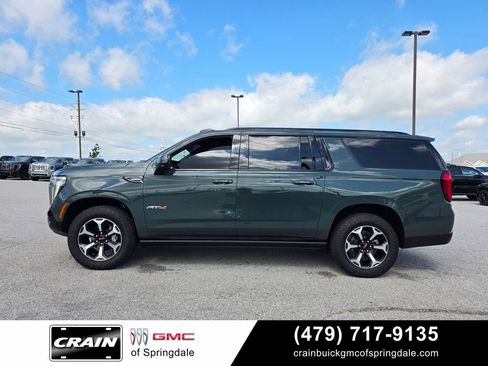 Used 2025 GMC Yukon XL AT4 w/ AT4 Premium Plus Package AWD/4WD image 4