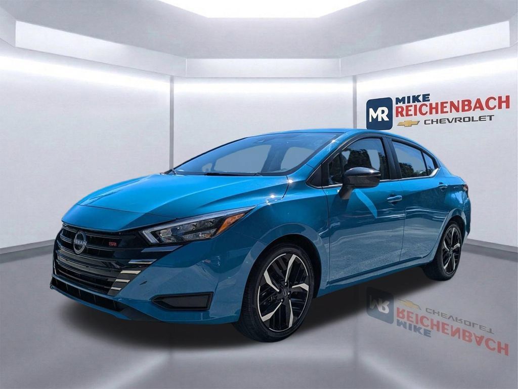Used 2025 Nissan Versa SR FWD image 8