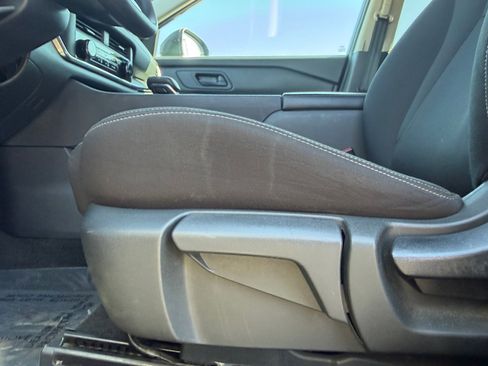 Used 2024 Nissan Rogue S FWD image 20