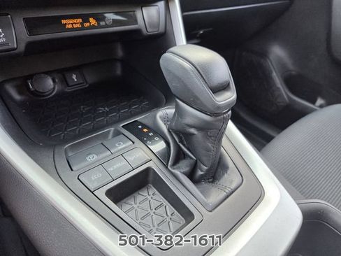 Used 2022 Toyota RAV4 LE FWD image 22