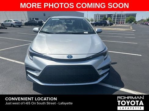 Used 2025 Toyota Corolla SE w/ SE Premium Package AWD/4WD image 2