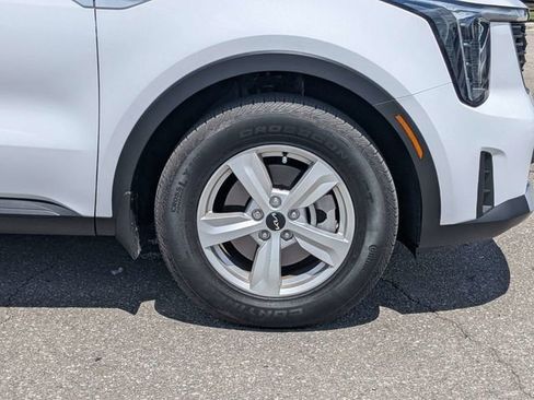 Used 2026 Kia Sorento LX FWD image 12