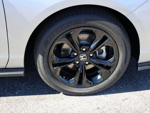 New 2025 Honda Accord SE image 9