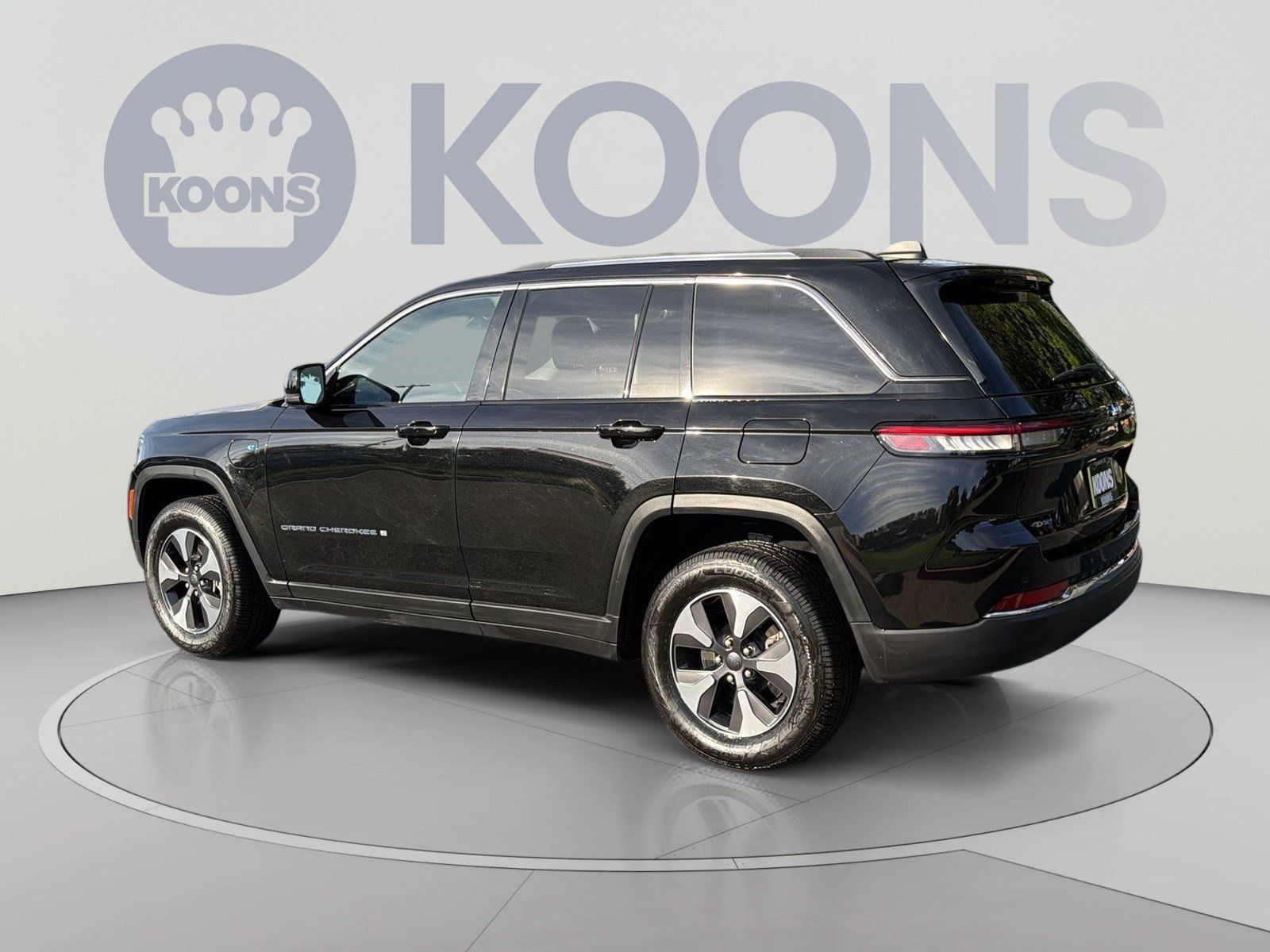 Used 2024 Jeep Grand Cherokee Limited 4xe AWD/4WD image 4