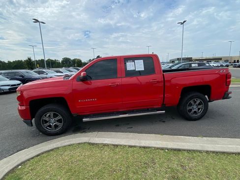 Used 2018 Chevrolet Silverado 1500 LT w/ All Star Edition AWD/4WD image 4