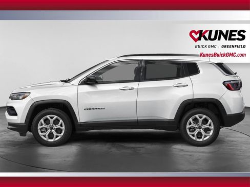 Used 2025 Jeep Compass Limited AWD/4WD image 9