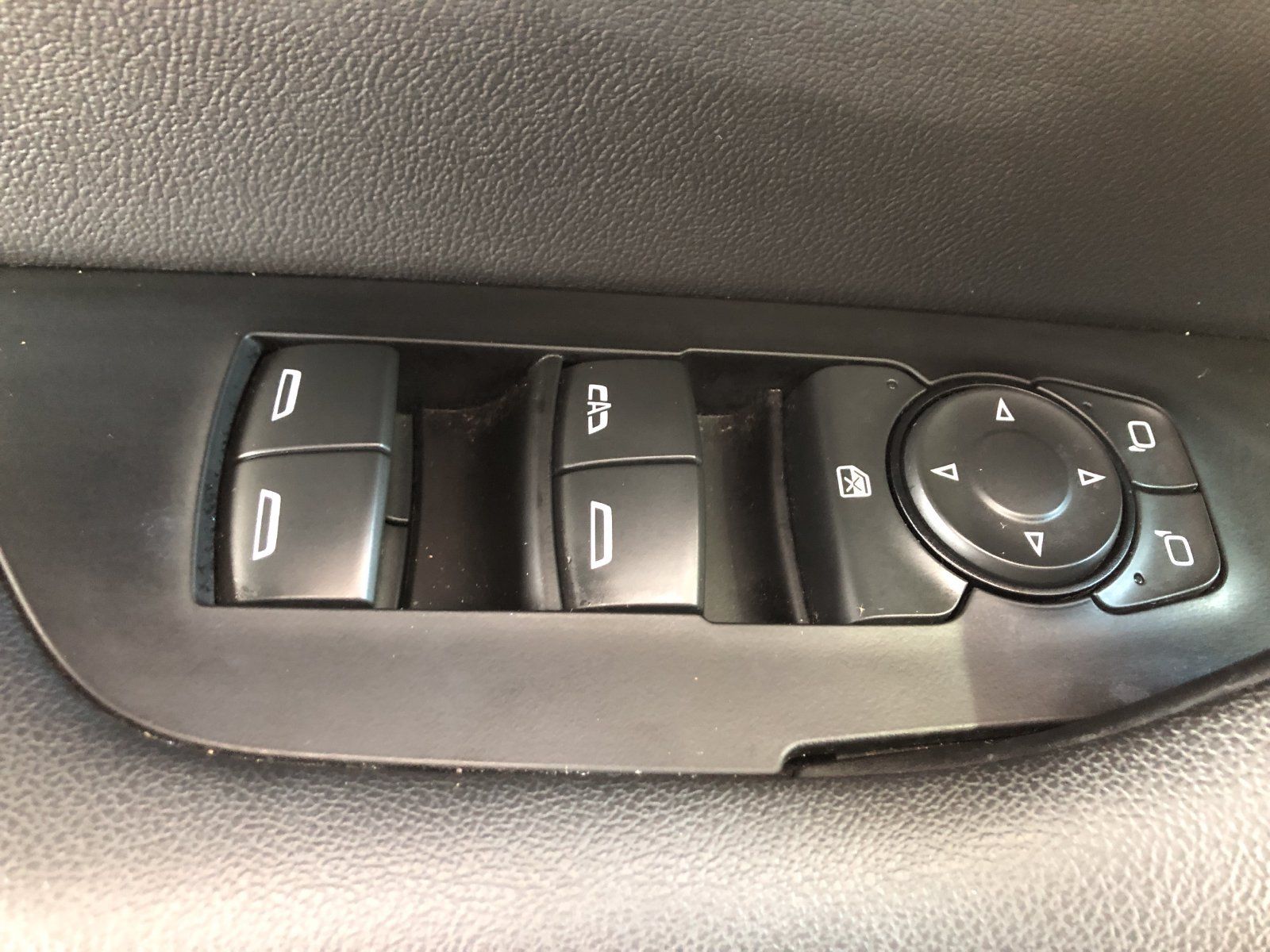 Used 2020 Chevrolet Blazer Premier FWD image 36