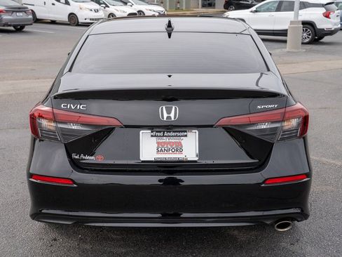 Used 2025 Honda Civic Sport image 4