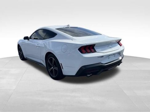 Used 2025 Ford Mustang Coupe RWD image 5