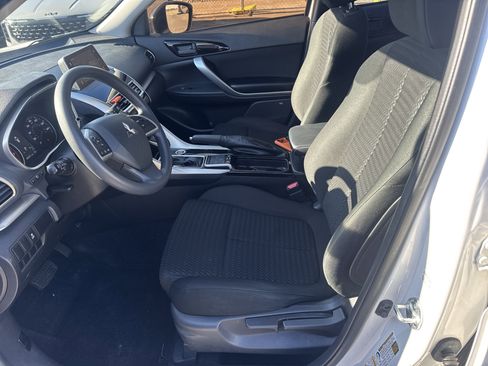 Used 2018 Mitsubishi Eclipse Cross LE image 9