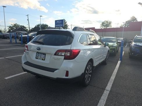 Used 2017 Subaru Outback 2.5i Limited AWD/4WD image 4