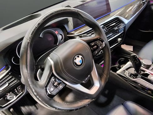 Used 2019 BMW 530i xDrive w/ Convenience Package AWD/4WD image 16