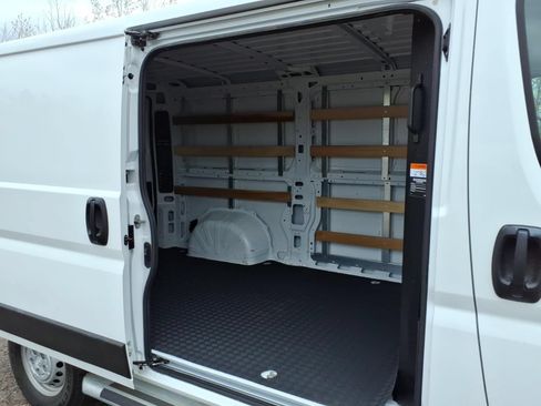 Used 2025 RAM ProMaster 2500 w/ U-Haul Equipment Group FWD image 14